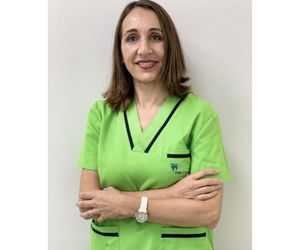 Dra. Cristina Granados Escudero - Periodoncia