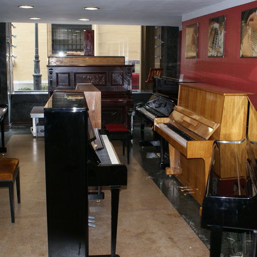 Sección de pianos
