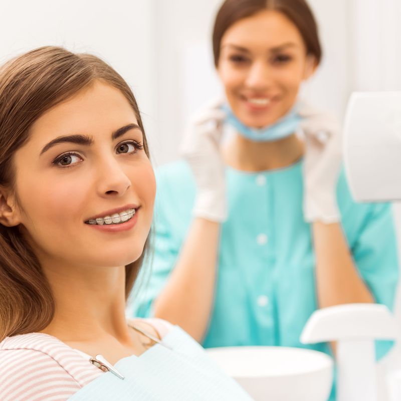 Cirugía Bucal: Nuestros Servicios de Bonestar Clínica Dental