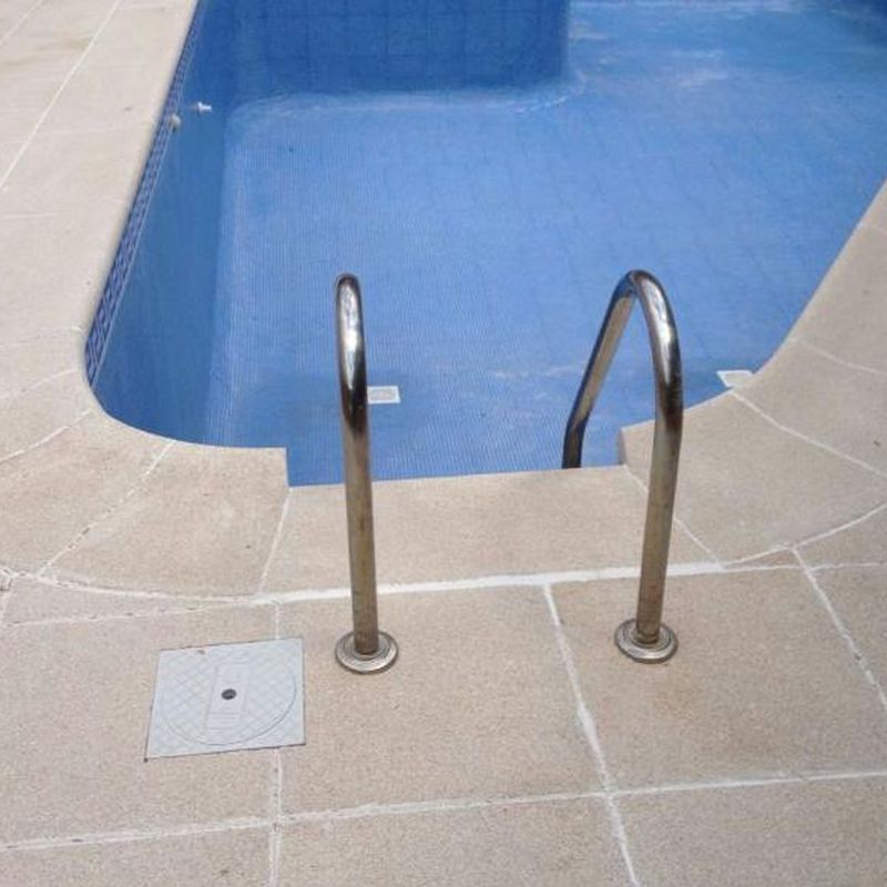 Creación de piscina con plato de ducha: Productos y Servicios de Bordes de Piscinas J. Antonio Alonso