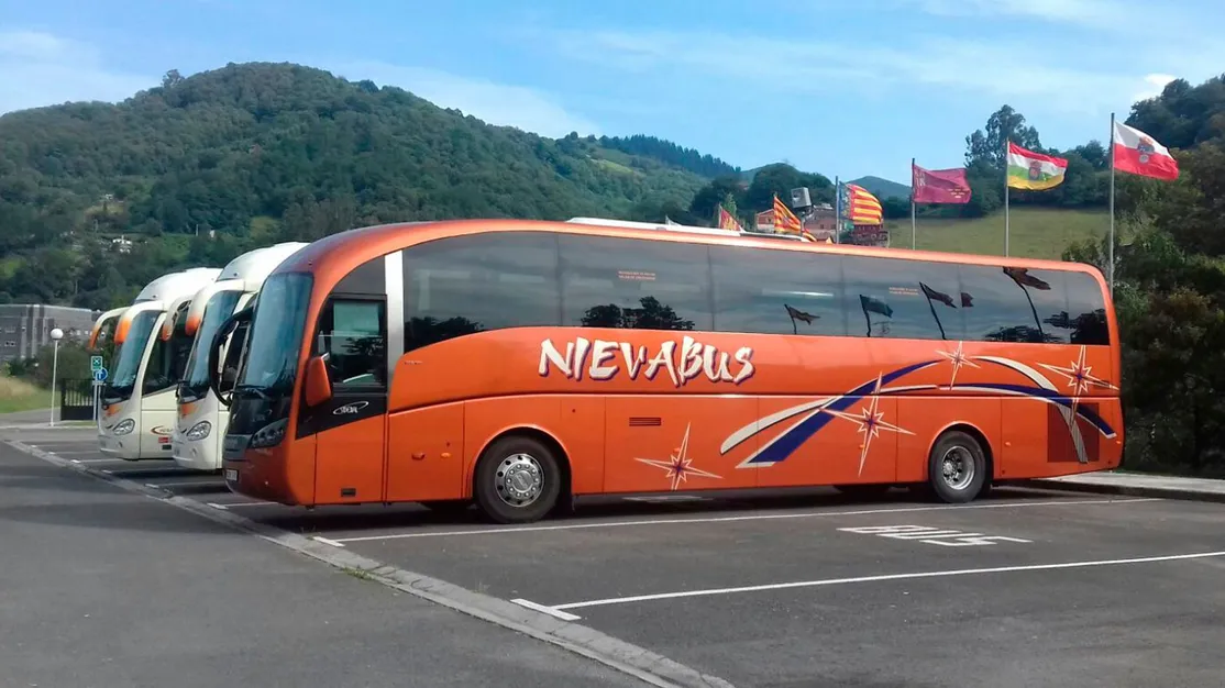 Autocares y Microbuses Nievabus