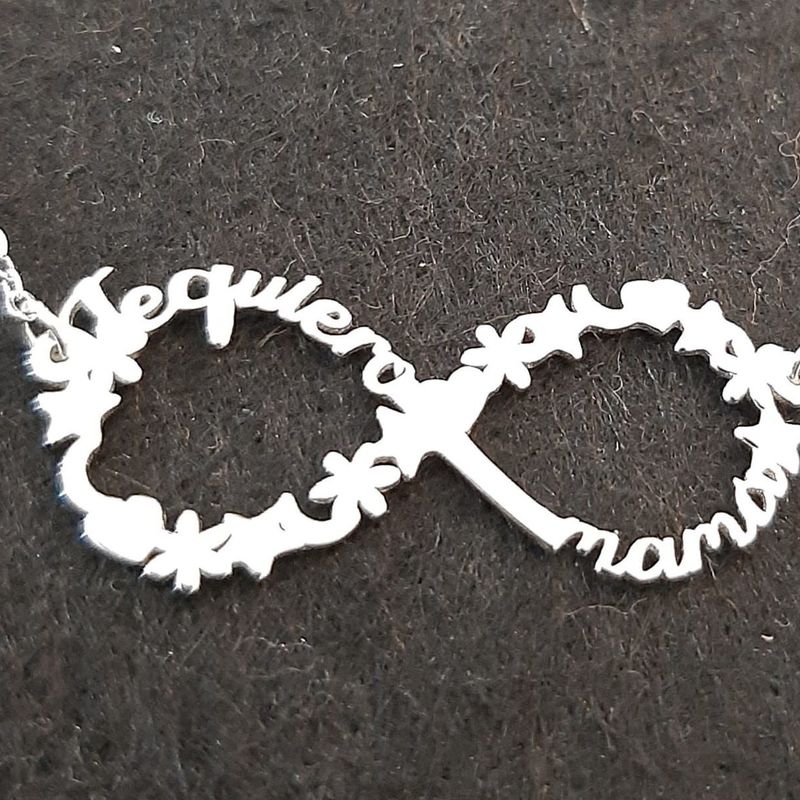 Colgante en plata de ley con mamá calado y cadena con circonitas: Catálogo de Joyería Izquierdo