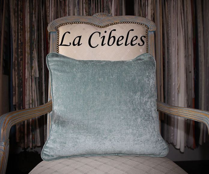 Cojín terciopelo azul: Catálogo de La Cibeles