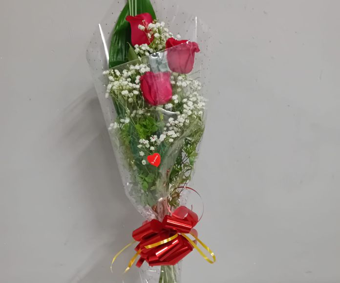 3 rosas rojas: CATALOGO de Floristería Manuela