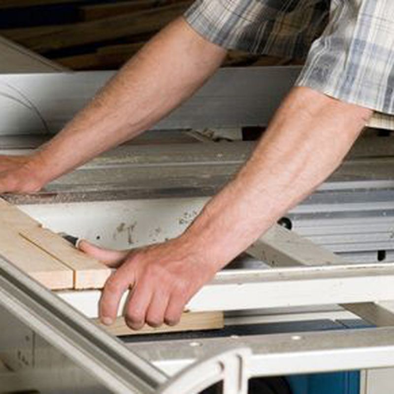 Puertas de aluminio: Servicios de Cristalería Adorna