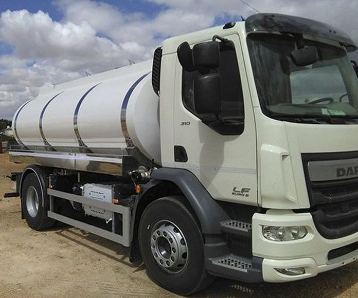 Transporte de agua: Servicios de Transportes Reynés