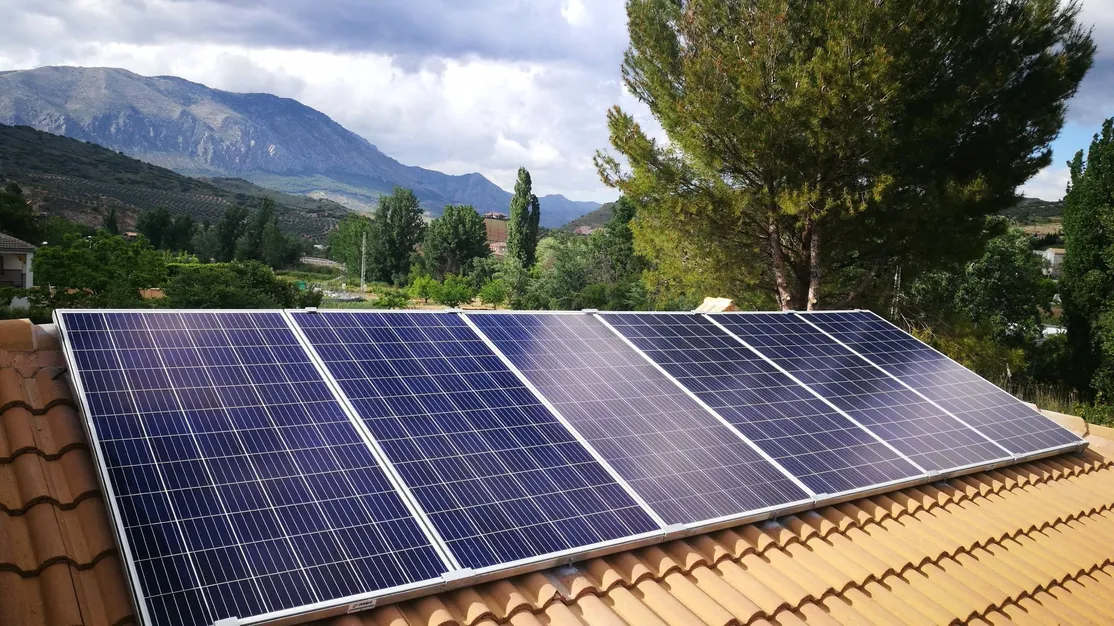 Instalación de placas solares para autoconsumo en Jaén