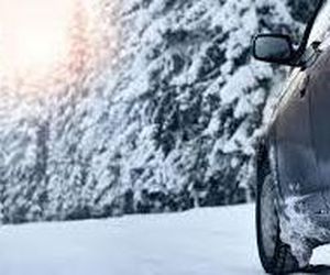 Conducir con nieve: consejos para saber preparar el coche y cómo reaccionar si nos pilla la nevada