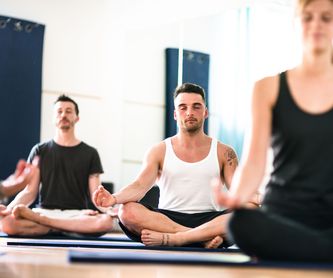 Yoga para mayores: Actividades de Ananta Yoga