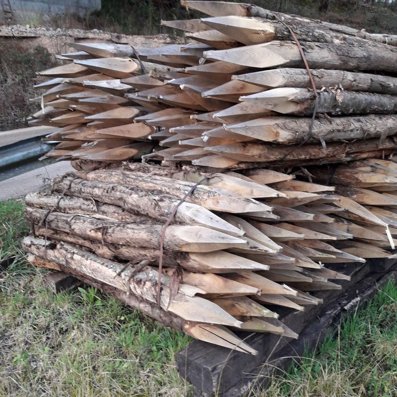 Estacas: Servicios de Transportes y maderas El Berrón