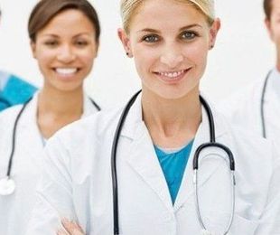Medicos, Enfermeros y Gerocultores. 