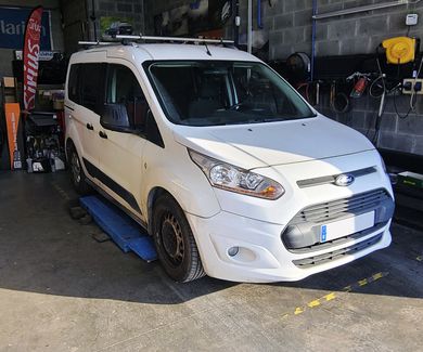 Ford Tourneo Connect - Platin P69