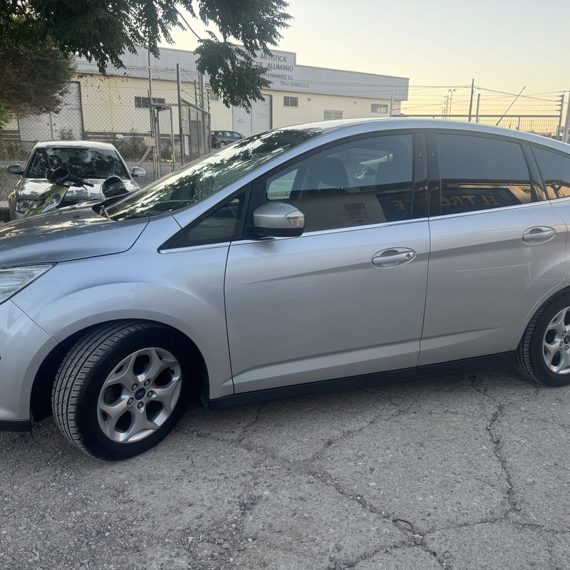 Ford C-Max 1.6 tdci 115 cv del 8/2012 con solo 150.000 km: Stock de Vehículos de El Truekke