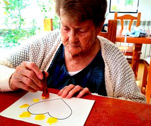 Residents del Pinar demostren la seva creativitat en belles pintures