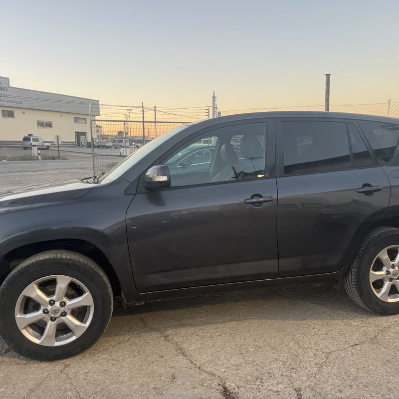Toyota Rav 4 2.2 d4d 150 cv del 2011 con 204.000 km: Stock de Vehículos de El Truekke
