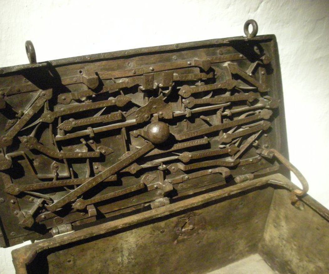 ¿Sabes que la primera caja fuerte apareció en Corinto?